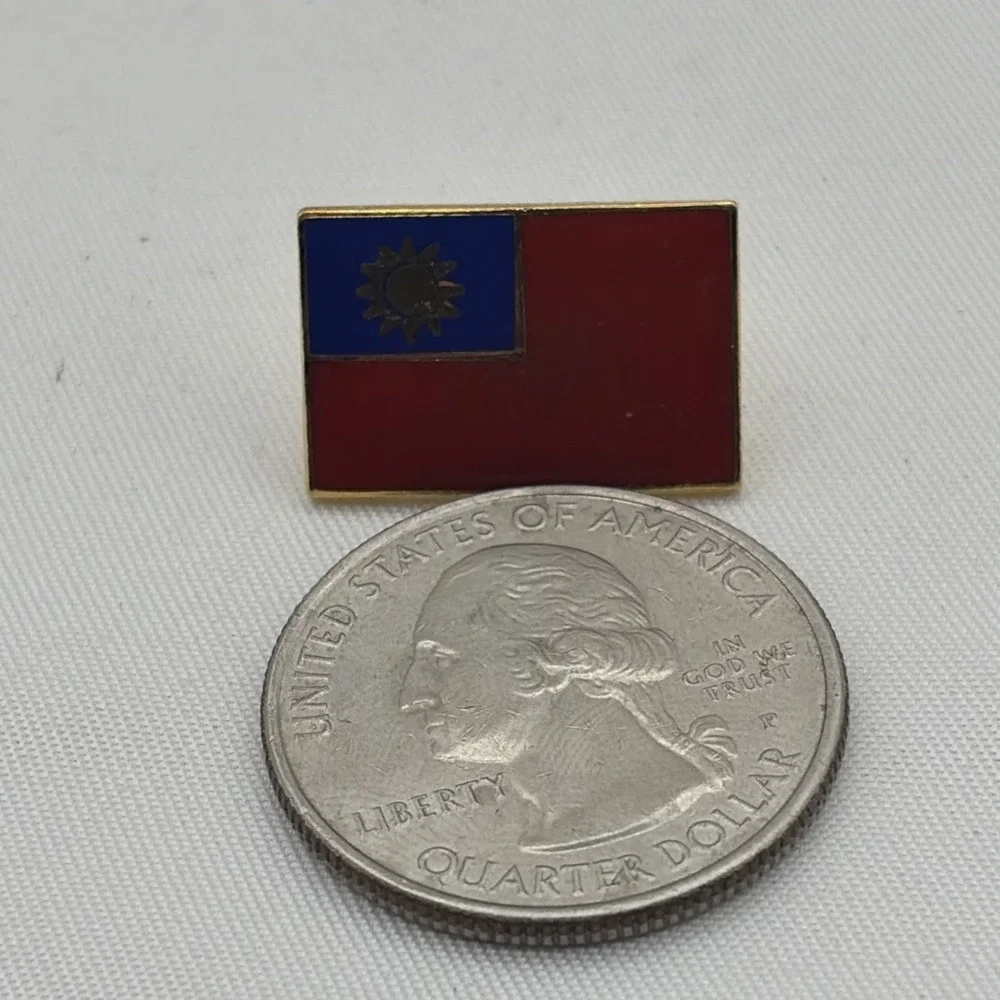 Vintage Taiwan‎ Flag Country Asia Lapel Hat Pin